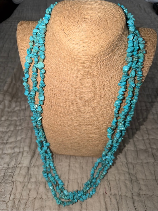 Jewelry - Three strands of beautiful turquoise chips